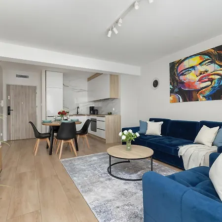 Blue Horizon - 50 M From The - By Rentmoneky Apartman Rewal